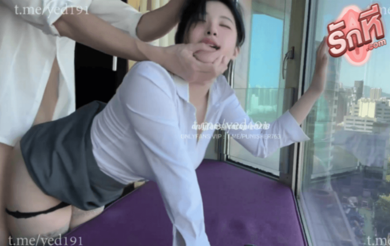 คลิปหลุด Cocopie0218 สาวหมวยใส่ชุดพนักงานออฟฟิศโดนหัวหน้าล่อหีเสียวคาห้องทำงานหุ่นเเซ่บมากยืนกระแทกหีริหน้าต่างเสียวๆนมใหญ่จับบีบไปเย็ดไปโครตฟิน